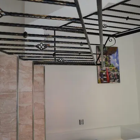 White House Apartment *